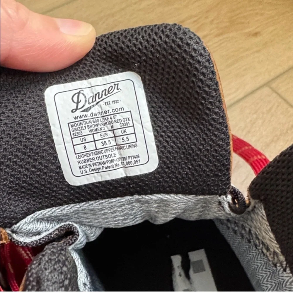 Danner women’s hiking boots - Picture 4 of 6